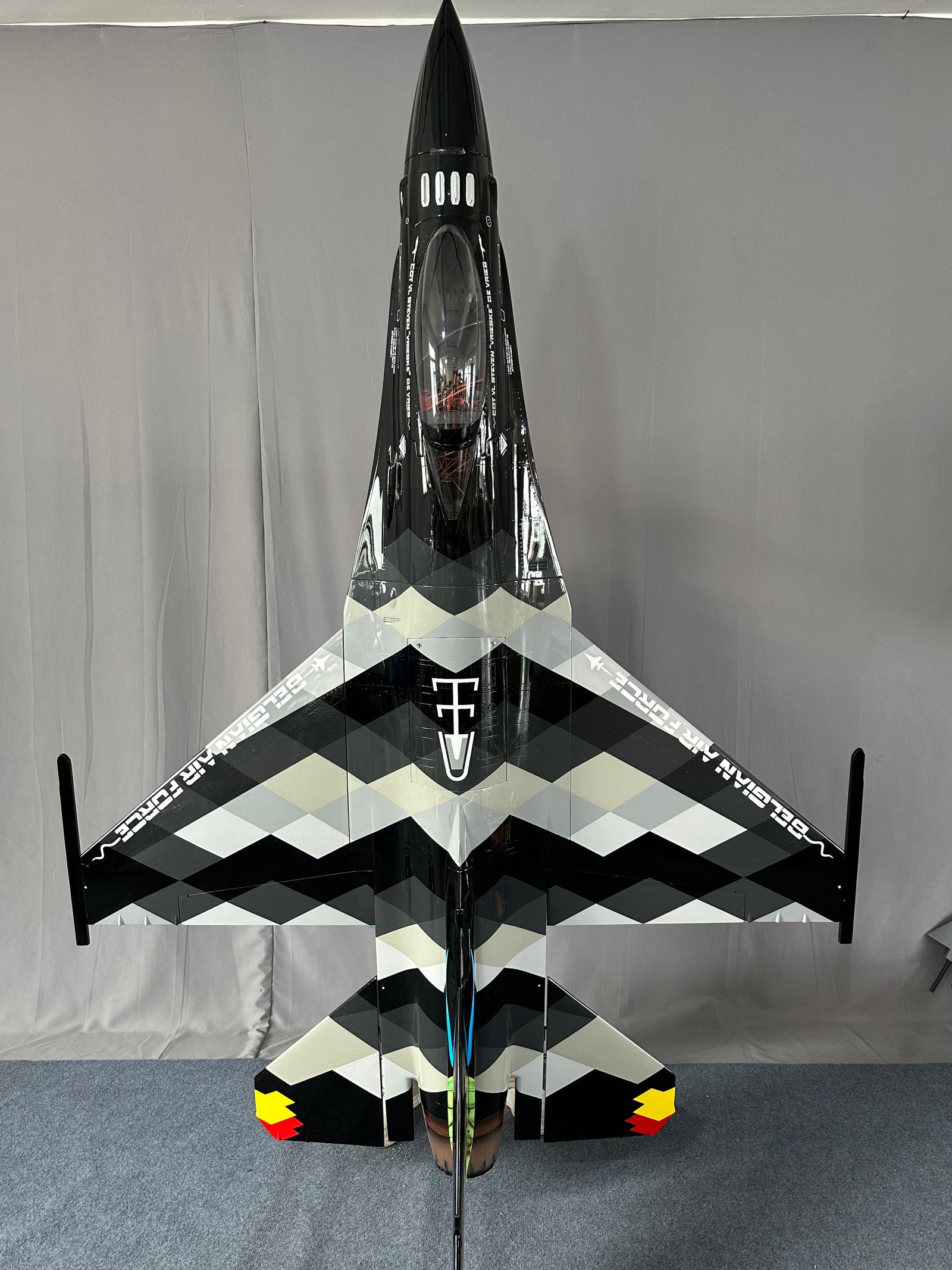 ★全長1870mm★F-16ファルコンダクトファンエンジン機メカ付きジャンク F-16 (航空機) - Wikiwand