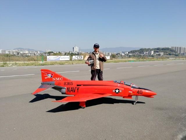 Skymaster F-4 Phantom C(E) ARF  - Scale 1:6 Wingspan: 82.7 ' (2100mm)